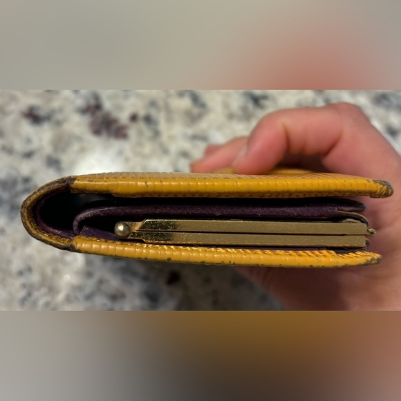 Authentic LV EPI Kisslock leather wallet (yellow color/purple interior) - Picture 5 of 17